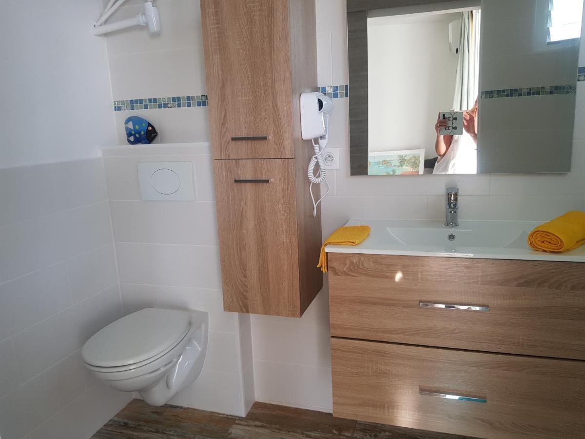 Grand Studio Vue Mer Avec Reservoir D'Eau 생프랑수아 외부 사진